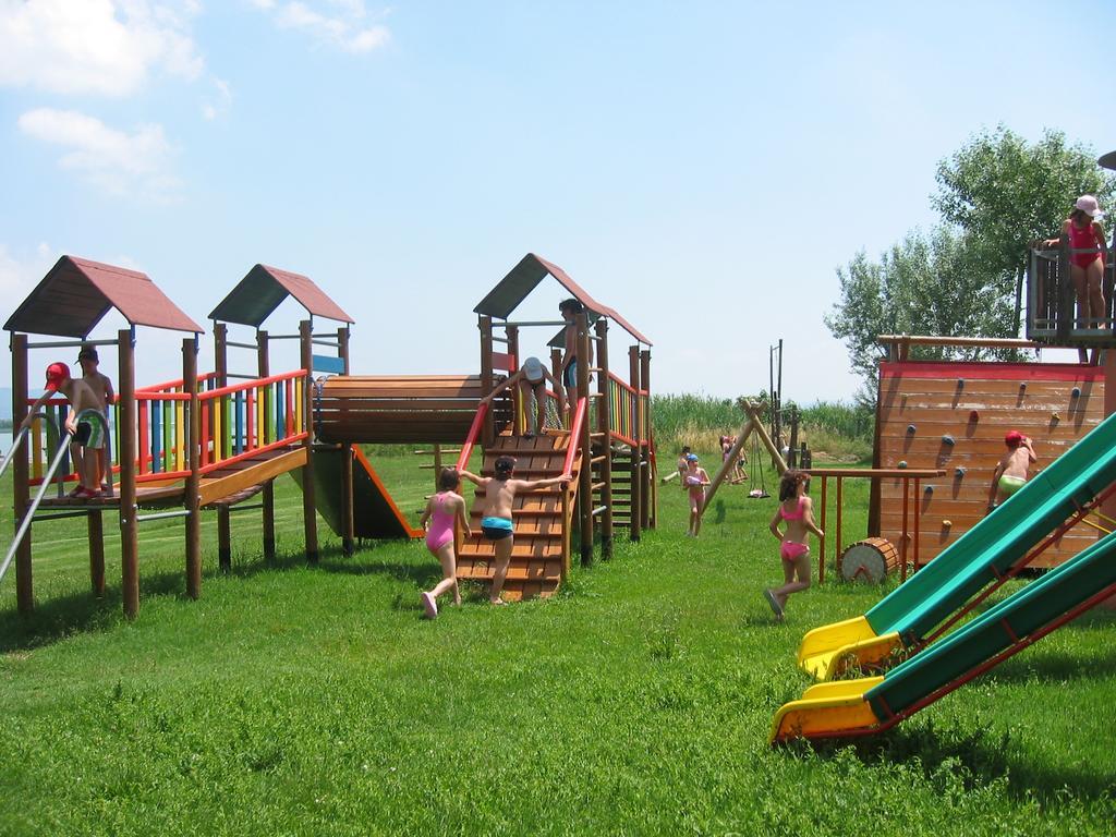 Badiaccia Village Camping Castiglione del Lago Ngoại thất bức ảnh